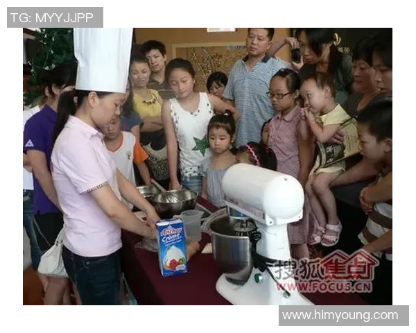 足球明星享受夏日清凉时光与冰淇淋的甜蜜瞬间 足球明星享受夏日清凉时光与冰淇淋的甜蜜瞬间